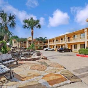 Super 8 by Wyndham Houston Hobby Airport South Houston