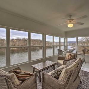 Lakefront Home with Hot tub Dock and Resort Amenities