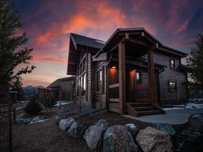 Brand new log cabin! Steps to Lake Estes Private Jacuzzi Close to downtown - image 13