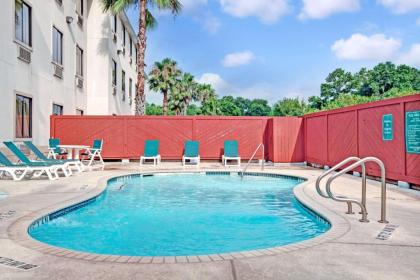 Days Inn & Suites by Wyndham Houston North/Aldine - image 14