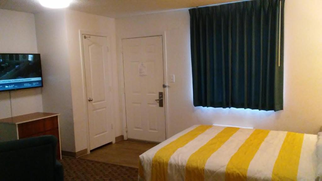 InTown Suites Extended Stay Houston/Willowbrook - image 3