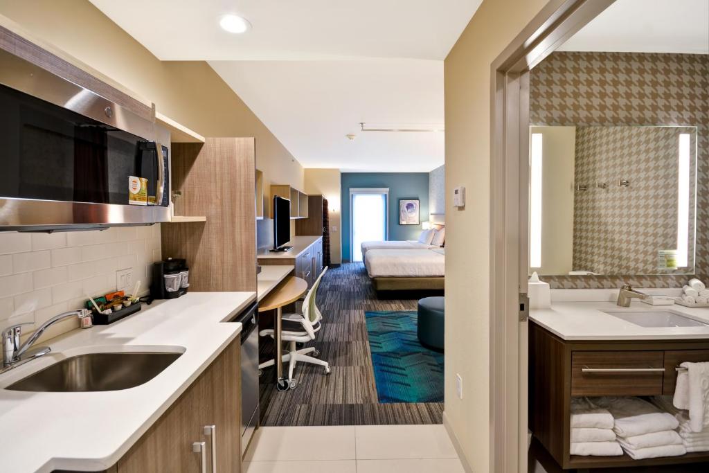 Home2 Suites At The Galleria - image 7