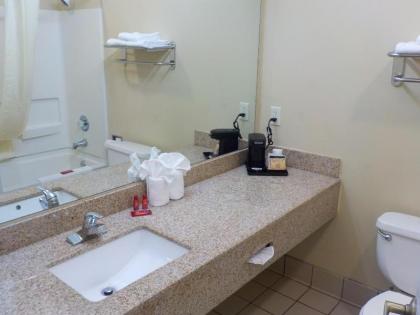 Centerstone Inn And Suites