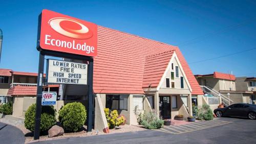 Econo Lodge Downtown Albuquerque - main image
