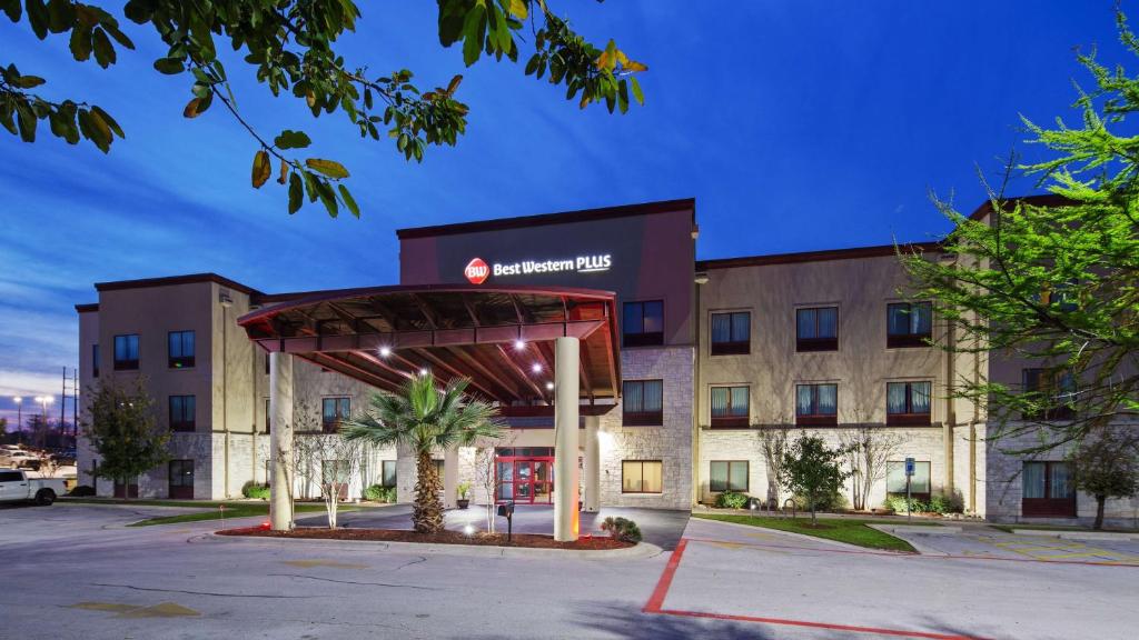 Best Western PLUS Austin Airport Inn & Suites - main image