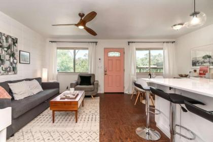 Newning 1BR Condo with pool Austin