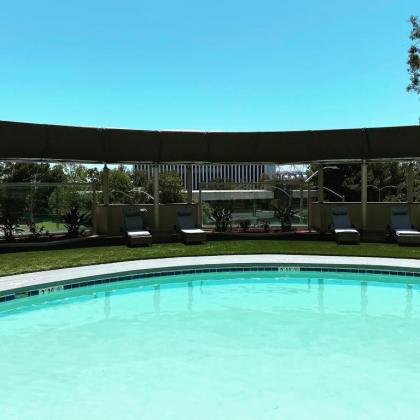 Hilton Long Beach Hotel - image 2