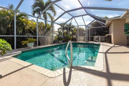 South Florida Paradise with Heated Pool  Fenced in yard   Villa Chesapeake   Roelens Vacations Cape Coral