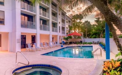 Courtyard by Marriott - Naples - image 1