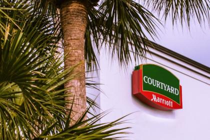 Courtyard by Marriott - Naples - image 3