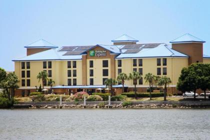 Holiday Inn Express Hotel  Suites tampa Rocky Point Island an IHG Hotel Florida