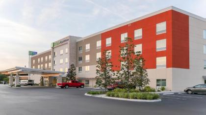 Holiday Inn Express & Suites - Tampa East - Ybor City an IHG Hotel