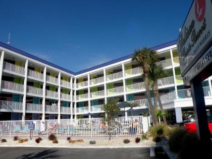 Pelican Pointe Hotel - image 2