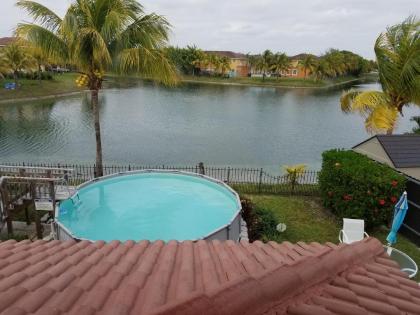 My Florida Lake House - image 3