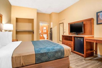 Econo Lodge Inn & Suites Foley-North Gulf Shores - image 4