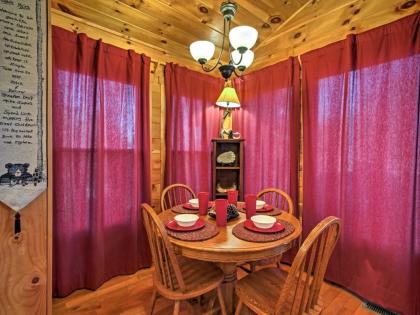 Rustic Gatlinburg Tree Top Dream Cabin with Hot Tub