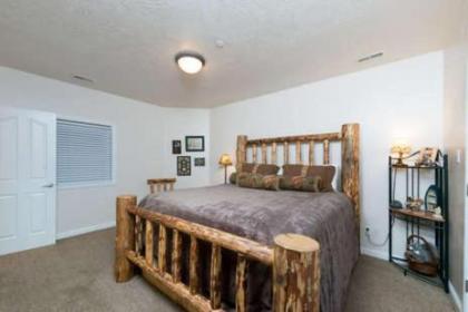 A Lakeside Mountain Condo - 3 Bedrooms near Pineview Reservoir LS 28 - image 14
