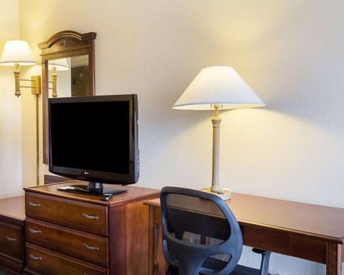 Quality Inn & Suites Southwest - image 5