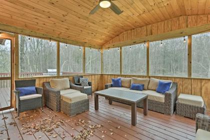 Pocono Mountain Retreat with Deck and Pool Access!