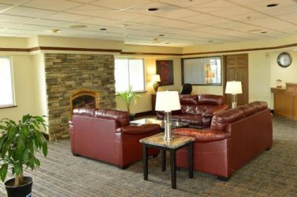 Red Roof Inn & Suites Lincoln - image 1