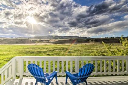Cozy Emigrant Escape with Mtn Views and Amenities