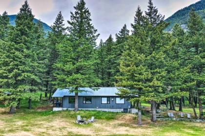 Contact Mountain Hideaway with Views and Porches!