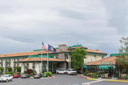 Rogue Regency Inn  Suites Oregon