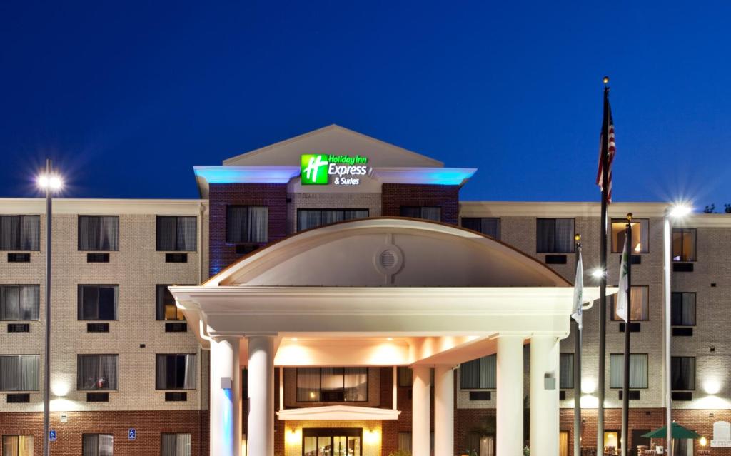 Holiday Inn Express Hotel & Suites Biloxi- Ocean Springs an IHG Hotel - image 3