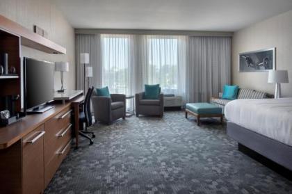 Courtyard by Marriott Philadelphia South at The Navy Yard - image 2