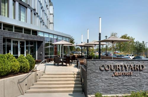 Courtyard by Marriott Philadelphia South at The Navy Yard - image 4