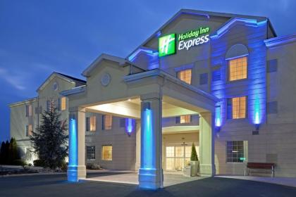 Holiday Inn Express Hotel & Suites Reading an IHG Hotel - image 6