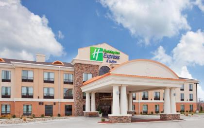 Holiday Inn Express Hotel and Suites Saint Robert an IHG Hotel