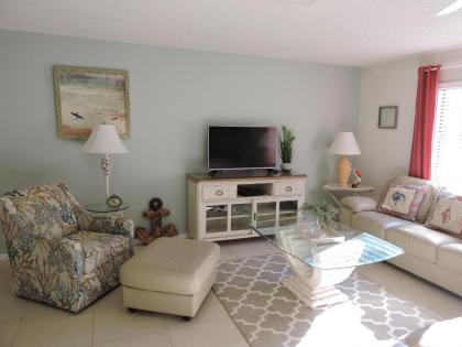 Family style resort condo on Sanibels quiet west end   Blind Pass E108