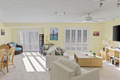 Hidden Gem Blind Pass Beach Penthouse multi Level Upgraded Perfect for Large Groups Sanibel Florida