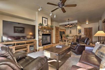 Steamboat Condo with Pool Access   5 mins to mtn Steamboat Springs